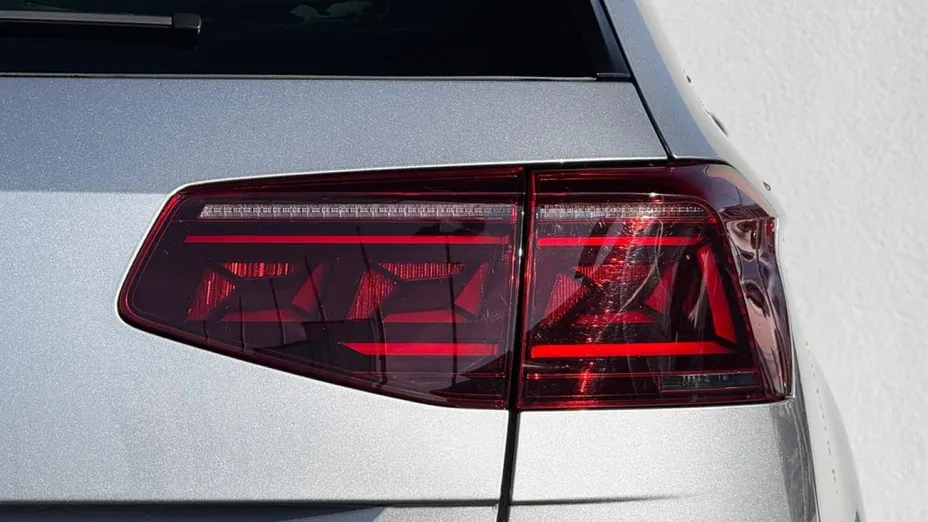 VOLKSWAGEN Passat -