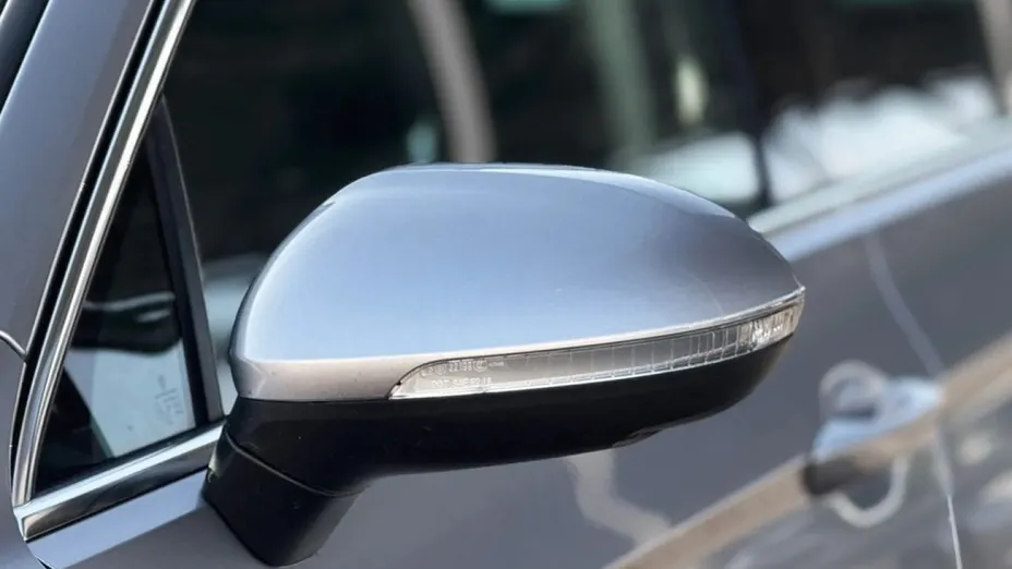 VOLKSWAGEN Passat -