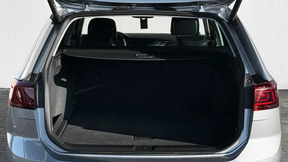 VOLKSWAGEN Passat -
