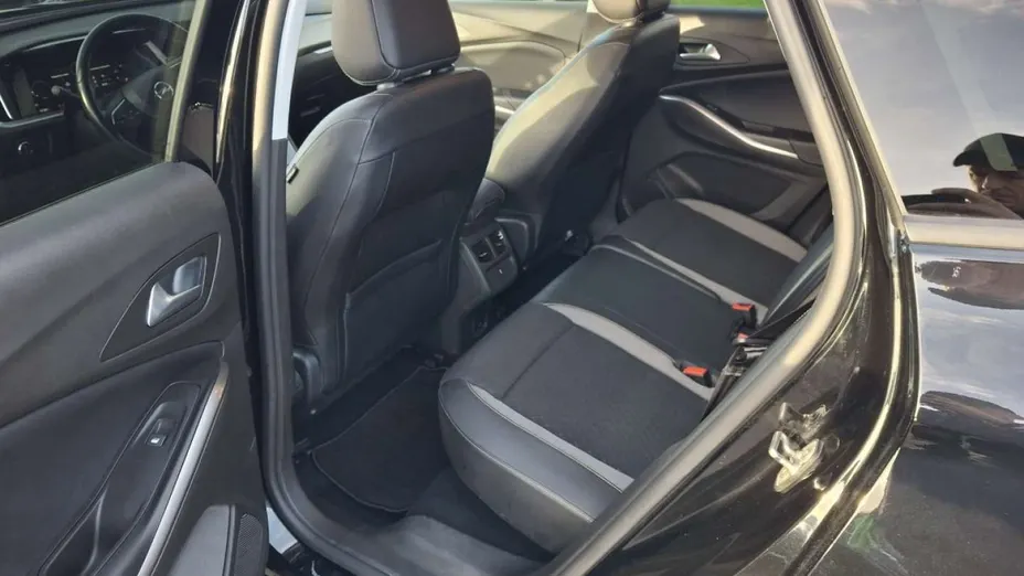 OPEL Grandland X -