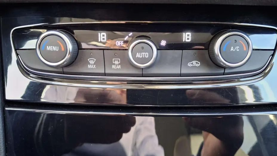OPEL Grandland X -