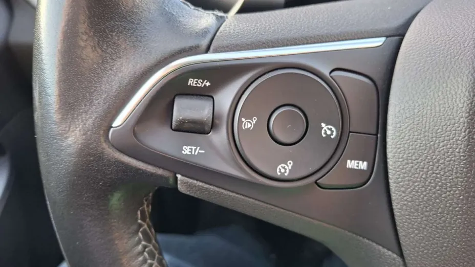 OPEL Grandland X -