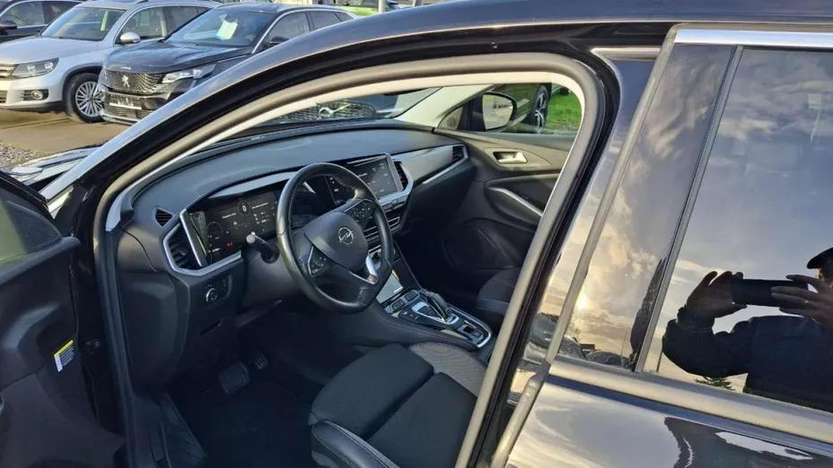 OPEL Grandland X -