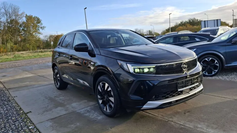 OPEL Grandland X -