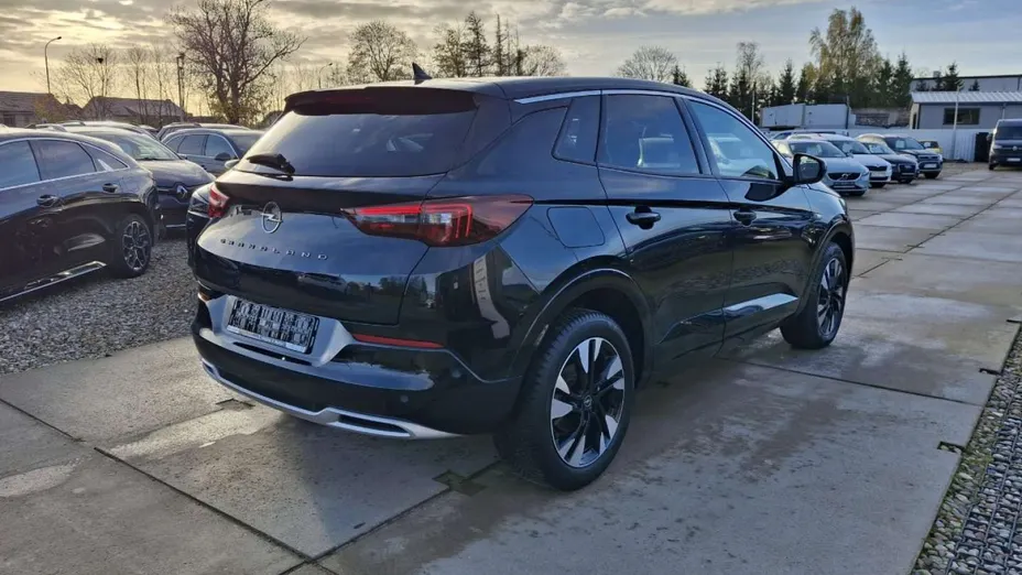 OPEL Grandland X -