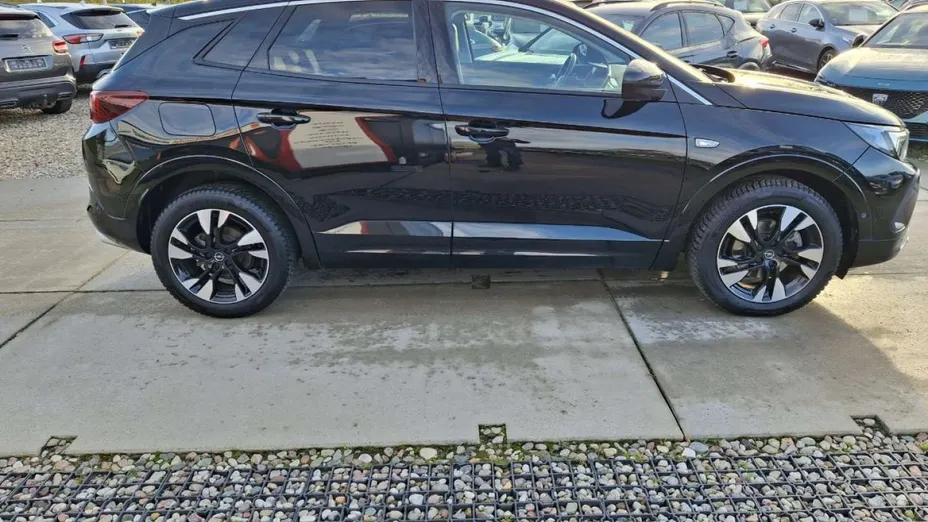 OPEL Grandland X -
