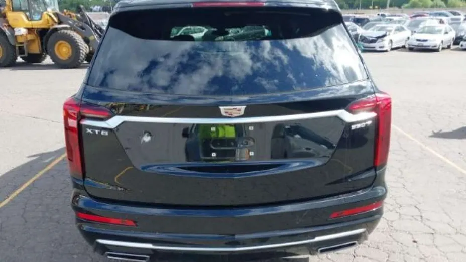 CADILLAC XT6 -
