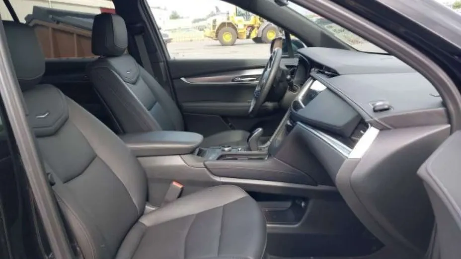 CADILLAC XT6 -