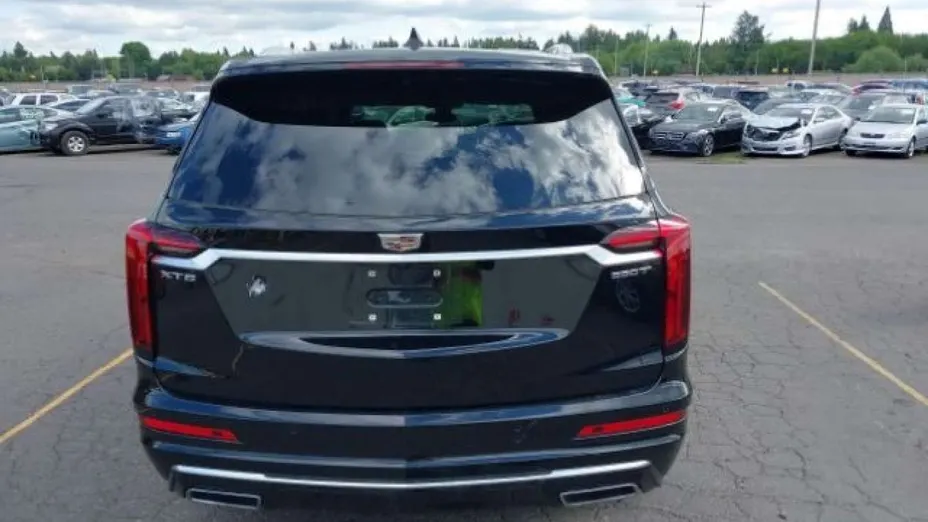 CADILLAC XT6 -