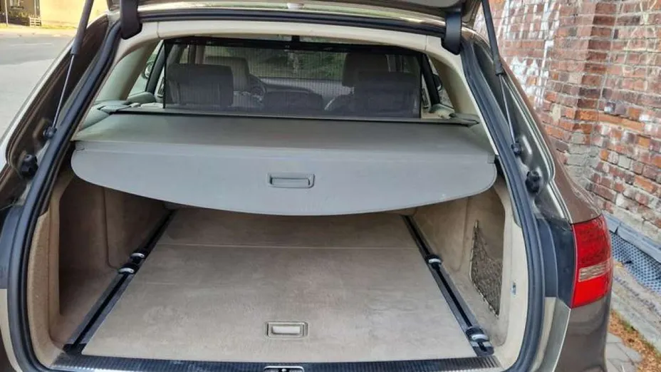 AUDI A6 -
