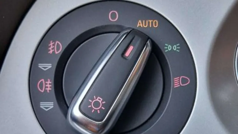 AUDI A6 -