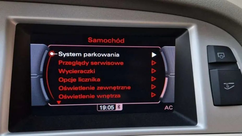 AUDI A6 -