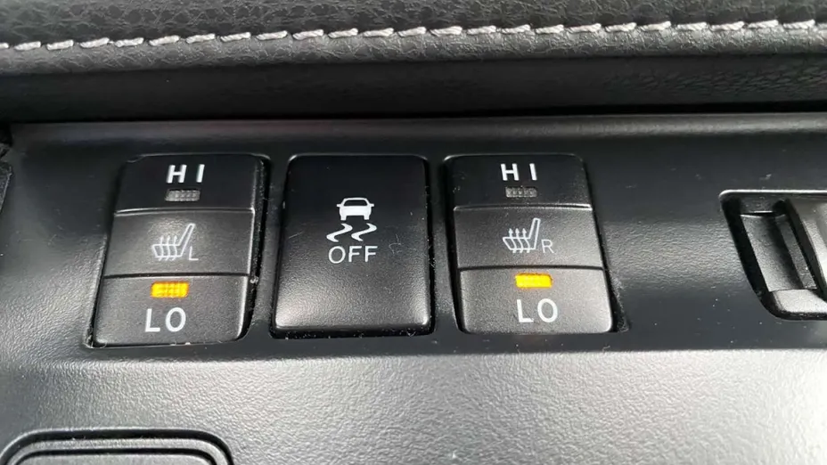TOYOTA Auris -