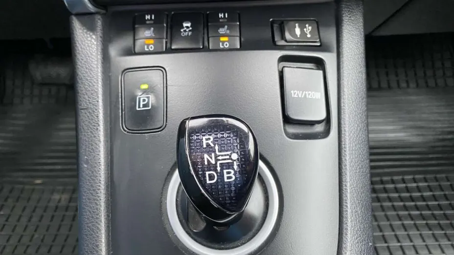 TOYOTA Auris -