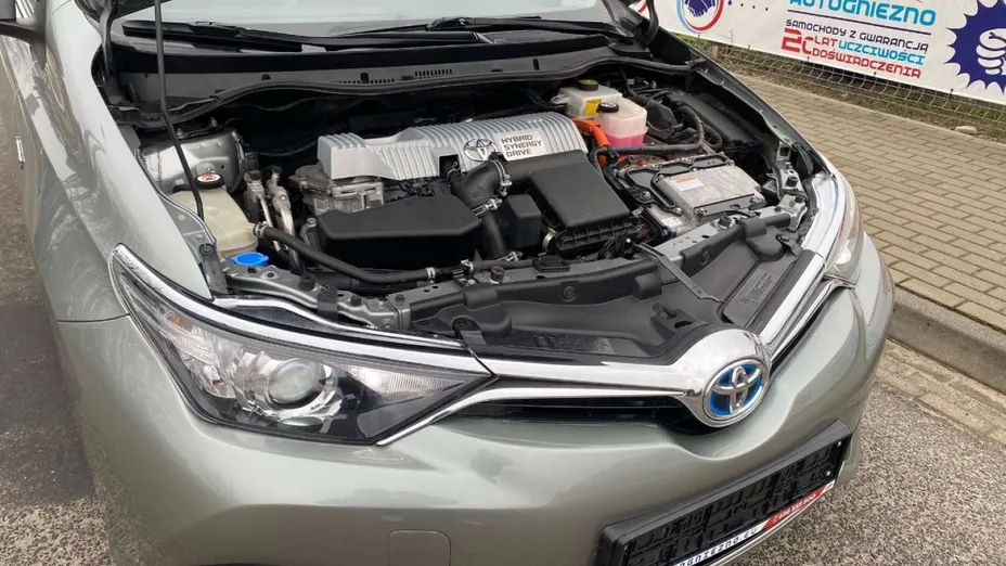 TOYOTA Auris -