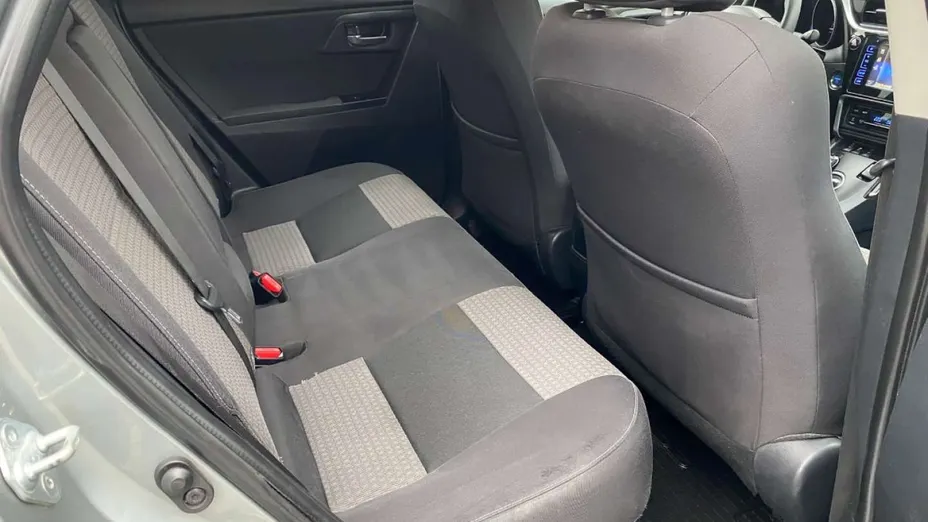 TOYOTA Auris -