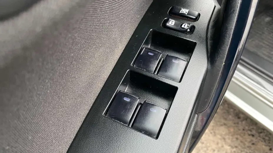 TOYOTA Auris -