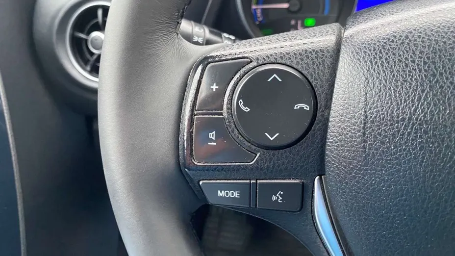 TOYOTA Auris -