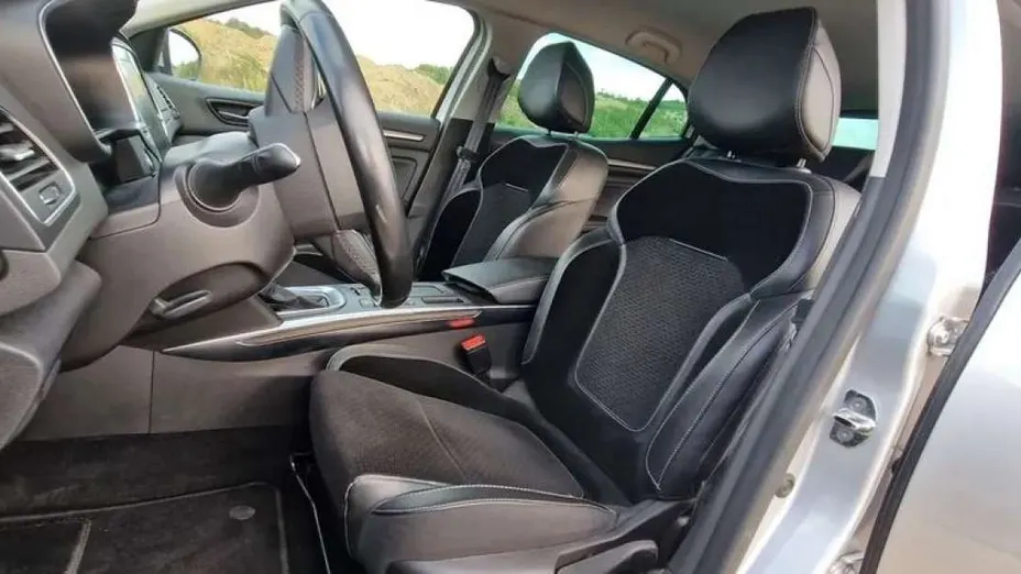 RENAULT Megane -