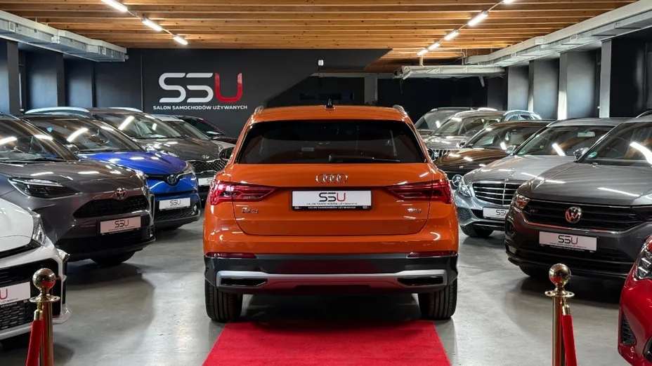 AUDI Q3 -