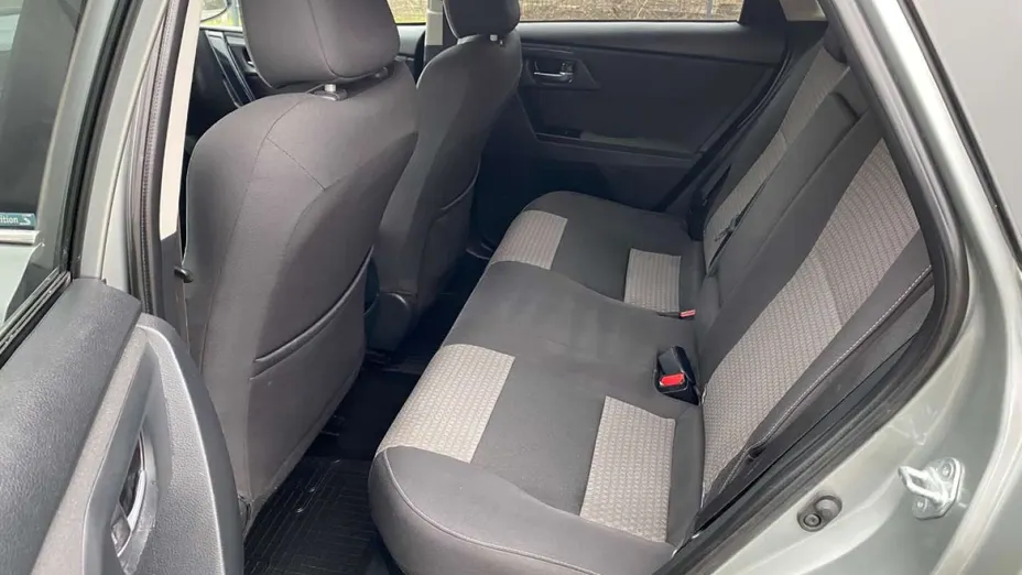 TOYOTA Auris -