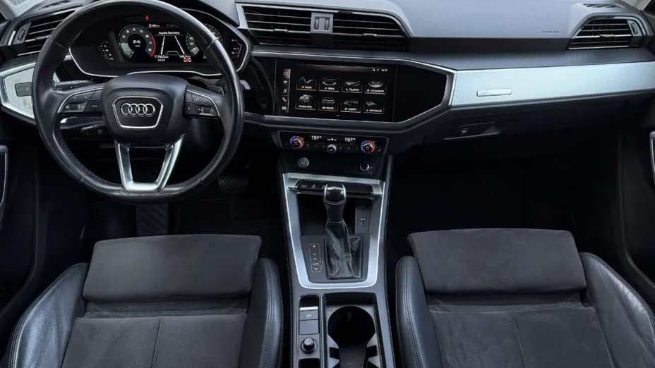 AUDI Q3 -