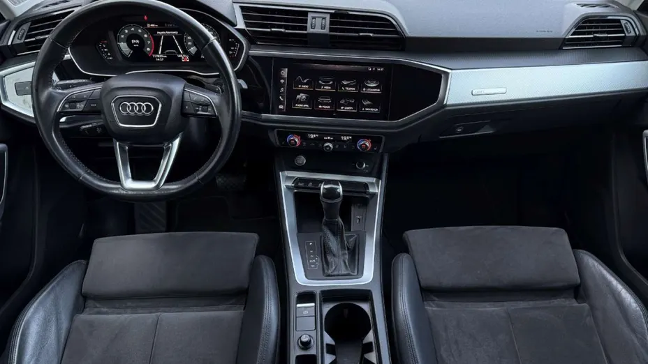 AUDI Q3 -