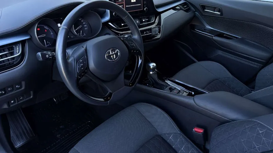 TOYOTA C-HR -