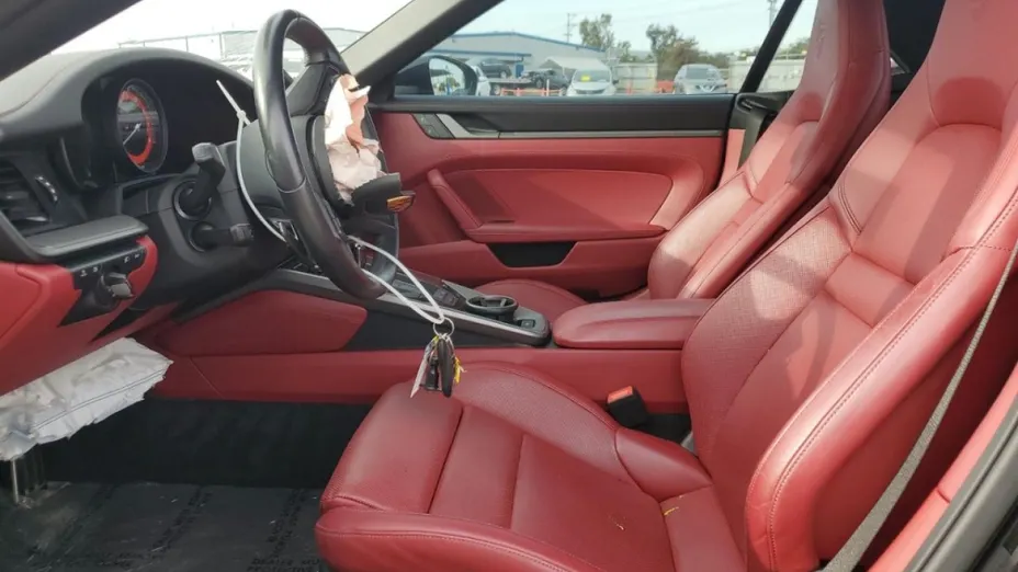 PORSCHE 911 -