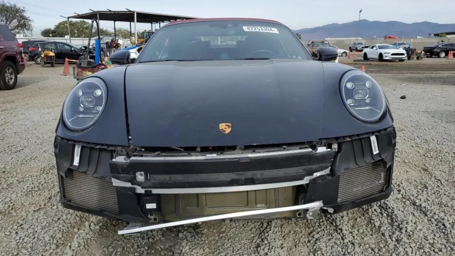 PORSCHE 911 -