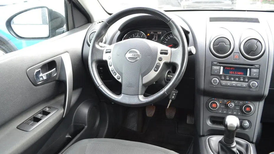 NISSAN Qashqai -