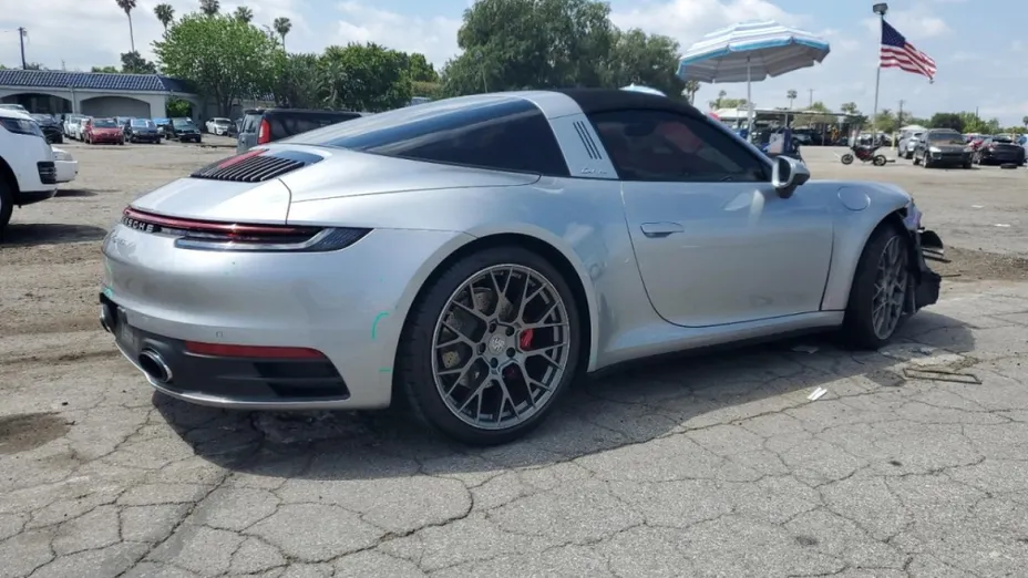 PORSCHE 911 -