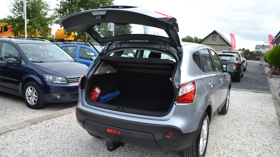 NISSAN Qashqai -