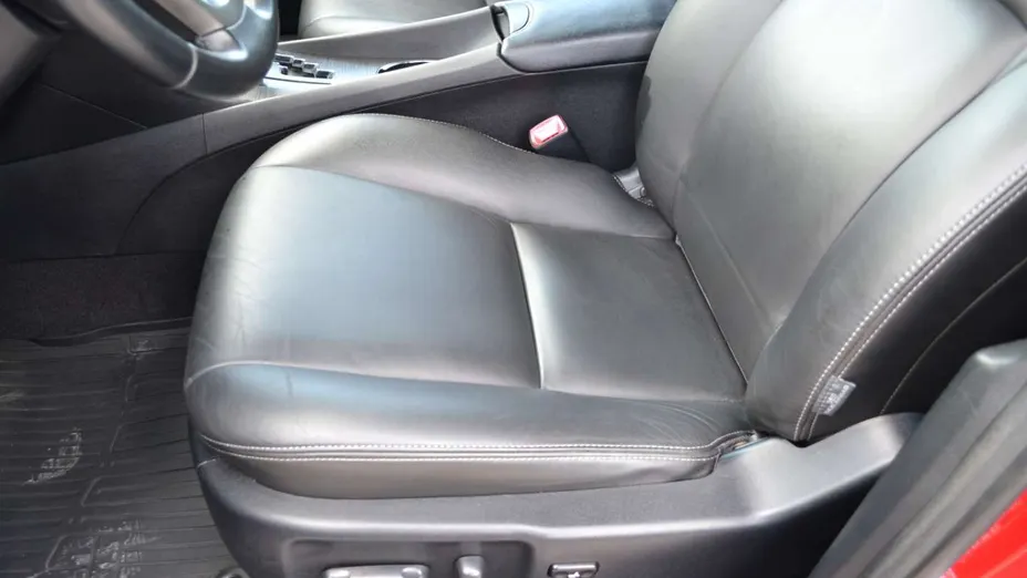 TOYOTA Avensis -