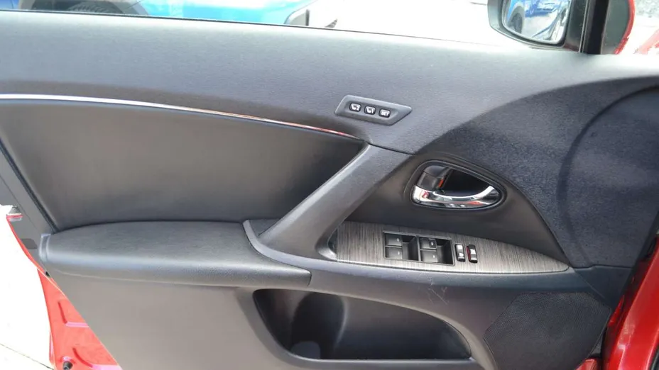 TOYOTA Avensis -