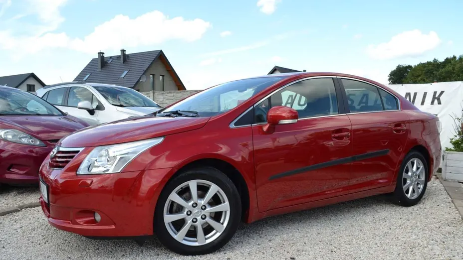 TOYOTA Avensis -