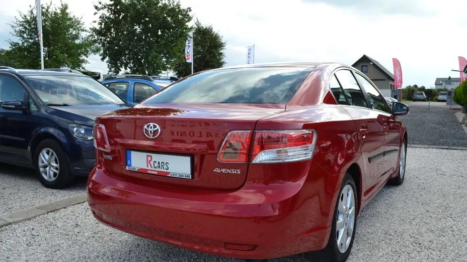 TOYOTA Avensis -