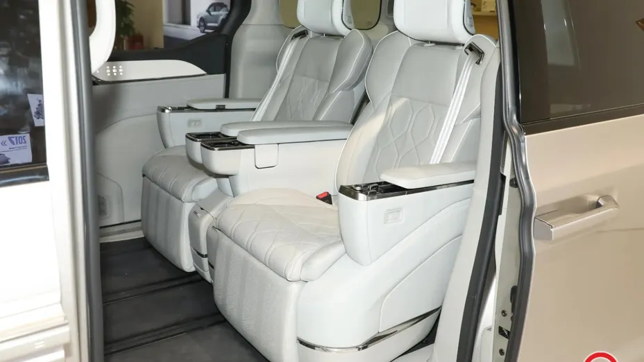 VOLVO EM90 -