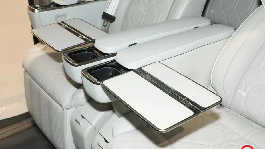 VOLVO EM90 -