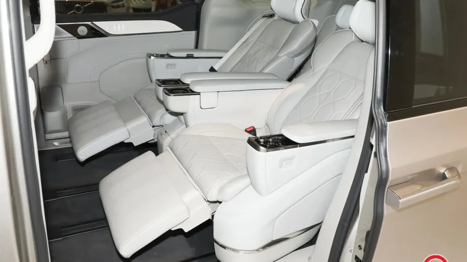 VOLVO EM90 -