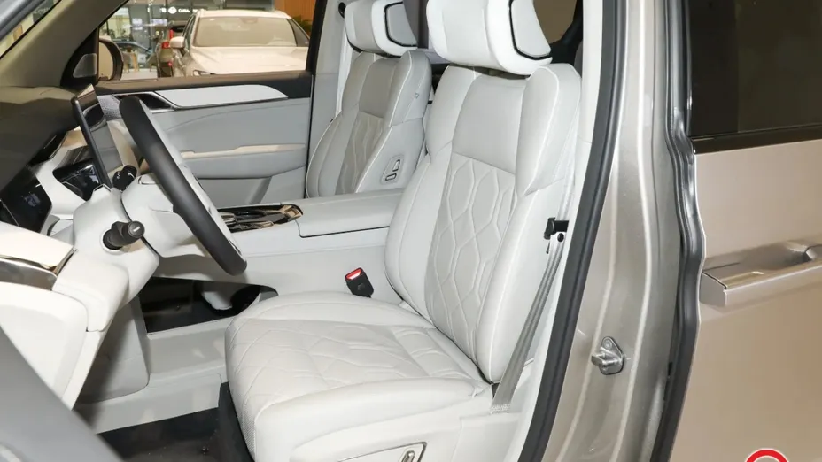 VOLVO EM90 -