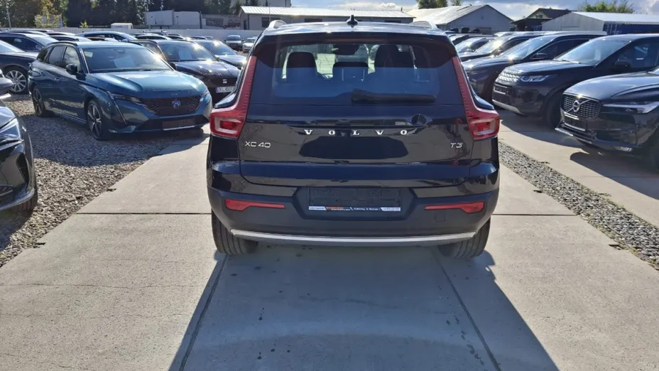 VOLVO XC40 -