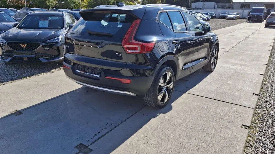 VOLVO XC40 -