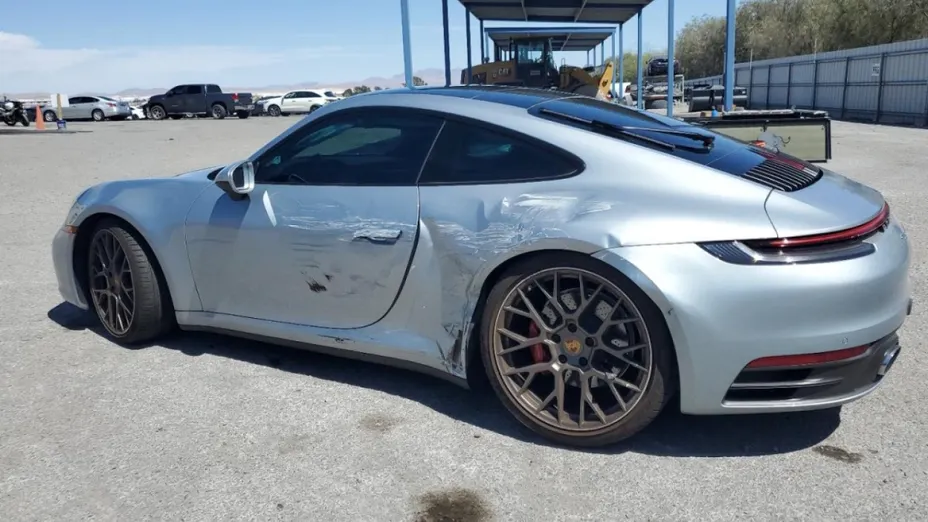 PORSCHE 911 -
