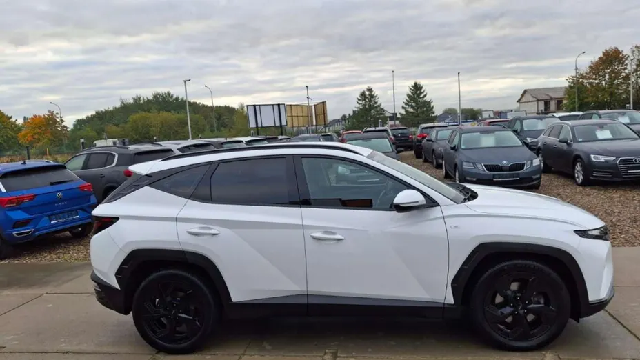 HYUNDAI Tucson -