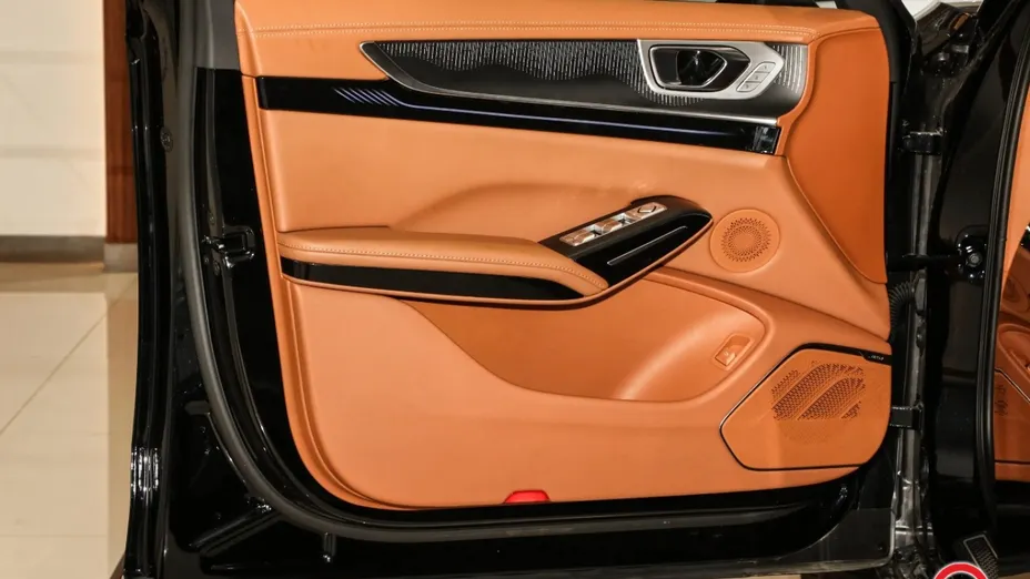 HONGQI H9 -
