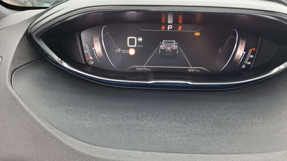 PEUGEOT 3008 -