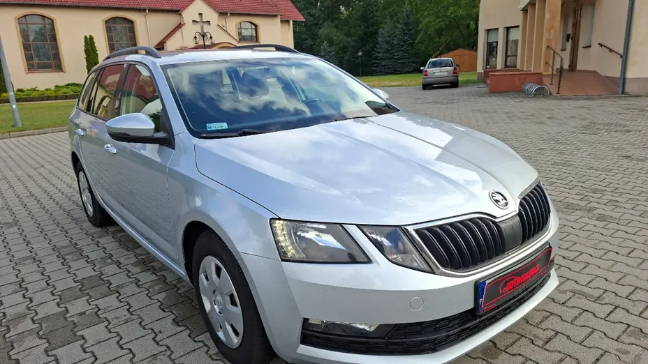 SKODA Octavia -