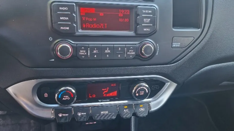 KIA Rio -