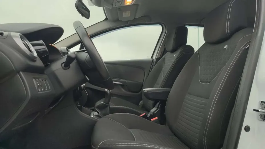 RENAULT Clio -